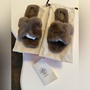 Hermes etoupe shearling Oran 39.5 new with box